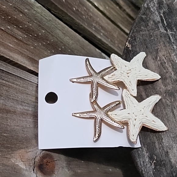 Jewelry - New Elegant Starfish Earrings - Cream and Gold